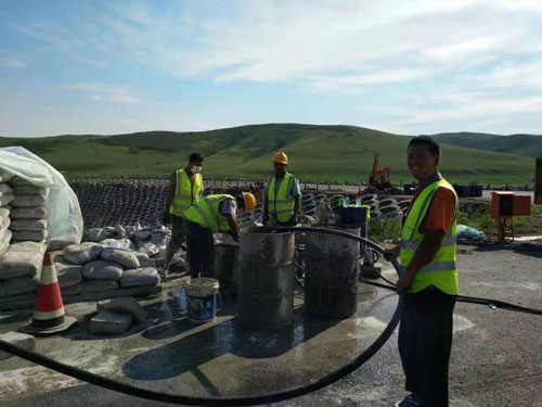同德公路地聚物下沉注浆
